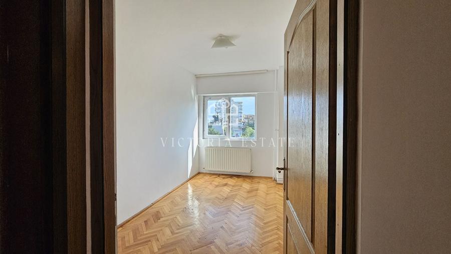 Apartament cu 3 camere decomandat în Republicii