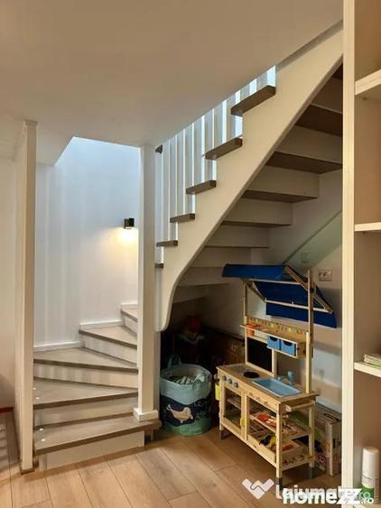 Casă cu 5 camere cu Teren 3029 Mp în Central