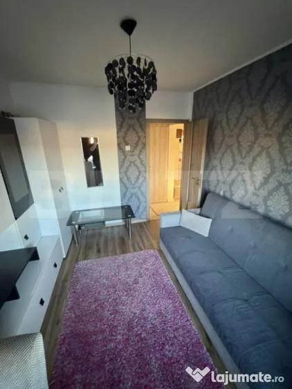 Apartament cu 4 camere decomandat în Central