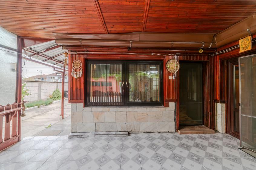 Casă individuală cu 4 camere cu Canalizare în Central