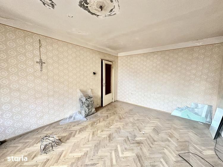 Apartament cu 3 camere decomandat în Soarelui