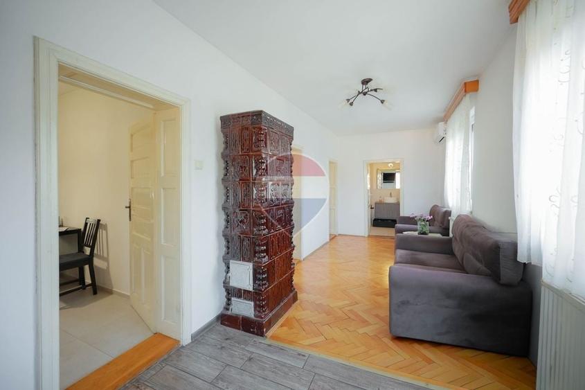Casă individuală cu 5 camere cu Teren 676 Mp în Valenta