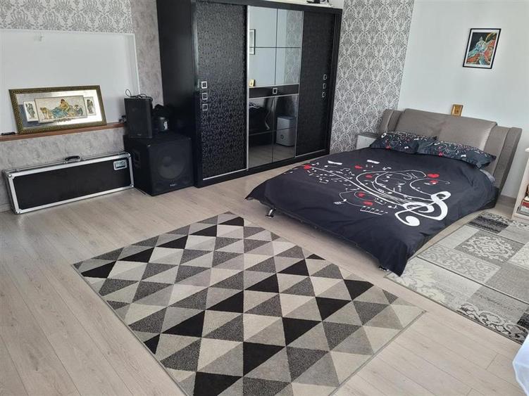 Duplex cu 5 camere cu Teren 426 Mp în Arhitecților - Calea Cisnădiei