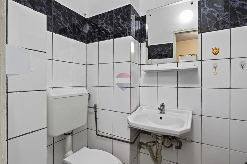 Apartament cu 3 camere semidecomandat în Aurel Vlaicu