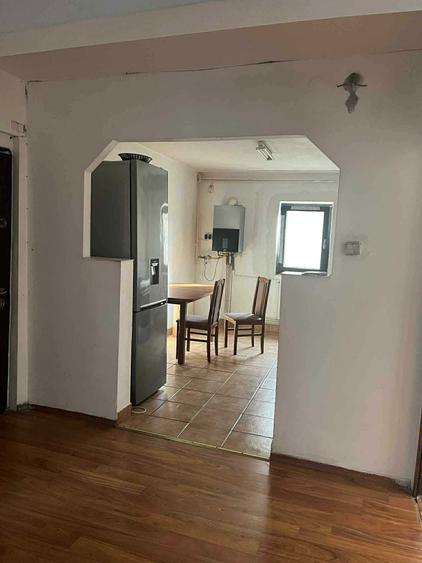 Apartament cu 4 camere decomandat în Gojdu