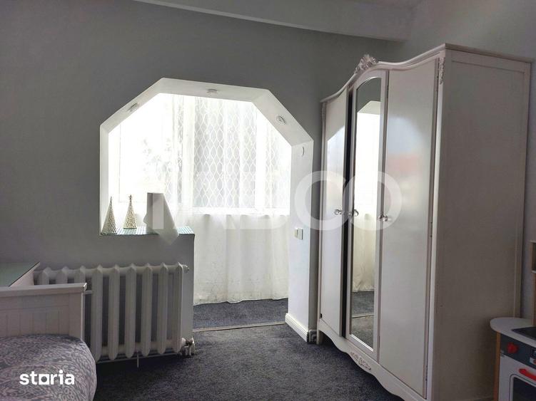 Apartament cu 3 camere decomandat, mobilat în Valea Aurie