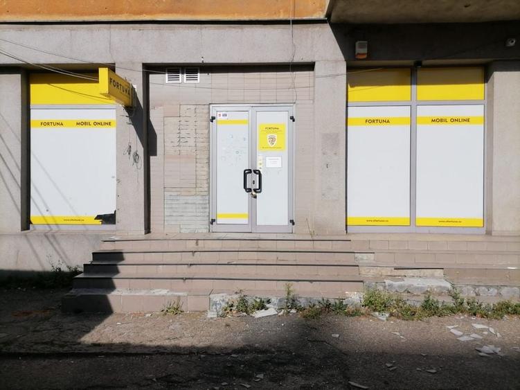 Spațiu comercial, de 152 mp, în Petros