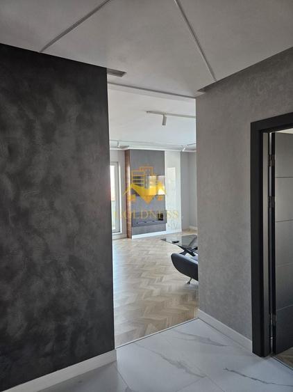 Apartament cu 3 camere semidecomandat, mobilat în Florești