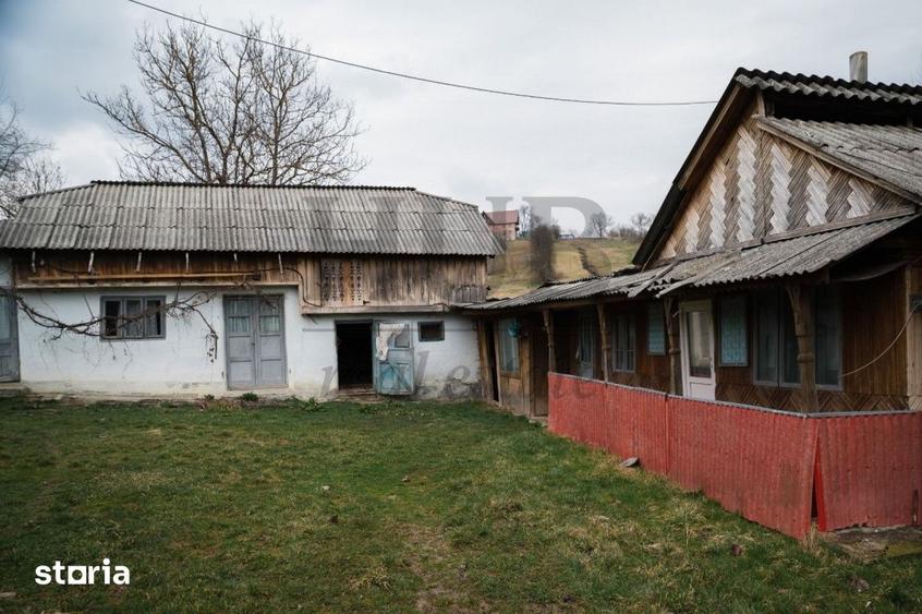 Casă cu 5 camere cu Teren 3358 Mp în Strugari