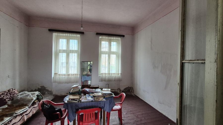 Casă individuală cu 7 camere cu Teren 666 Mp în Aiud