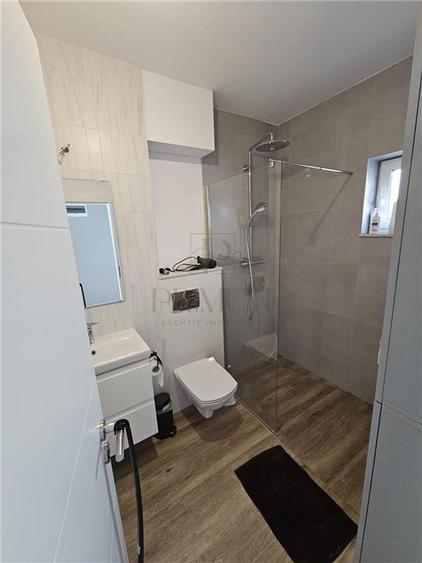 Casă cu 2 camere cu Canalizare în Giroc