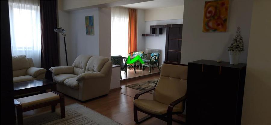 Apartament cu 3 camere decomandat, mobilat în Calea Dumbrăvii