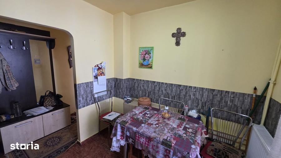 Apartament cu 2 camere semidecomandat în CET