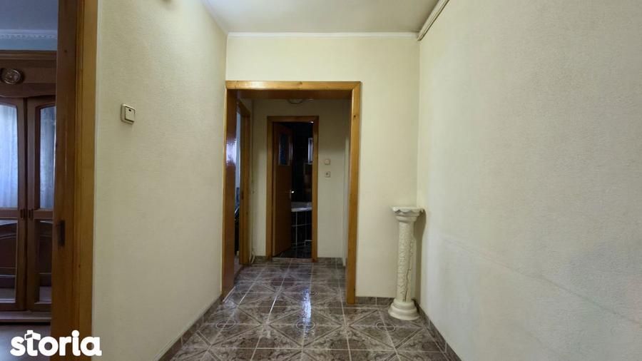 Apartament cu 5 camere decomandat, mobilat în Militari