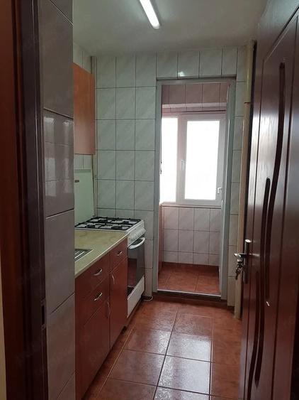 Apartament cu 2 camere semidecomandat în Giurgiului