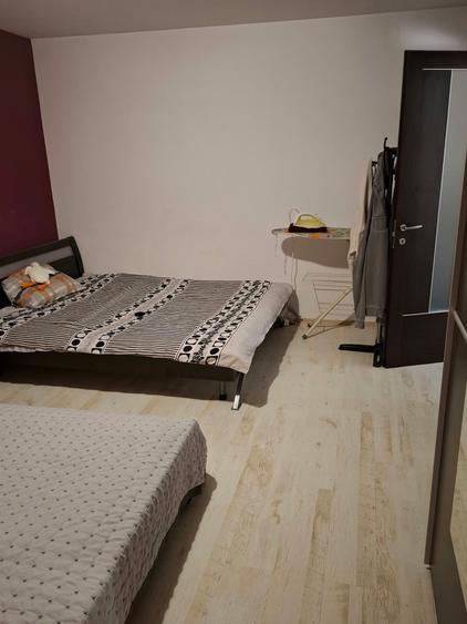 Apartament cu 4 camere decomandat în Vitan