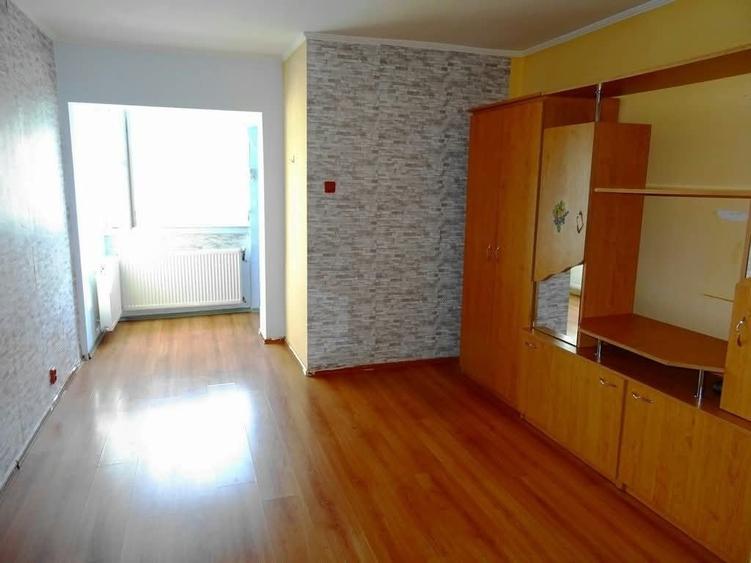 Garsonieră decomandată în Iosia
