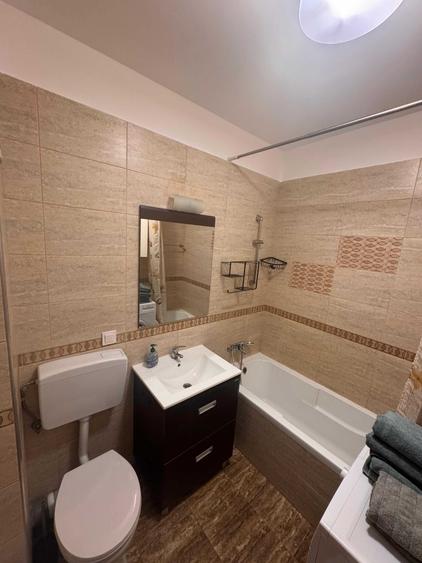 Apartament cu 2 camere decomandat în Lazaret