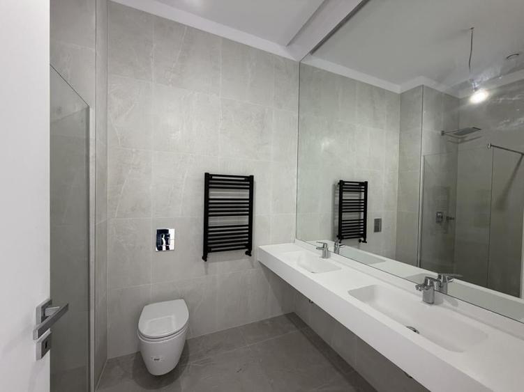 Penthouse cu 4 camere decomandat în Floreasca