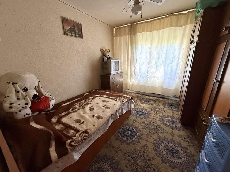 Apartament cu 3 camere decomandat în Popoveni