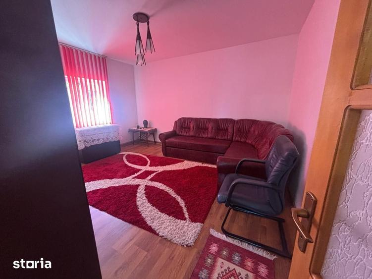 Casă cu 6 camere cu Teren 600 Mp în Tomești