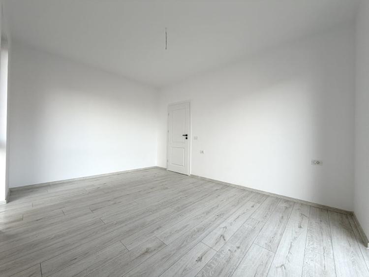 SAD, 53 mp utili, open-space, parter, bloc nou -  Esso Giroc - 6