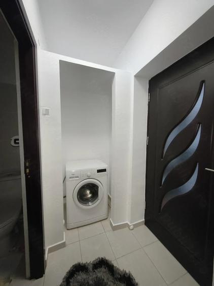 Apartament cu 2 camere semidecomandat în Craiovei