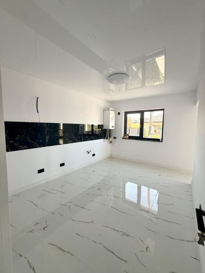 Casă cu 4 camere cu Teren 300 Mp în Rediu