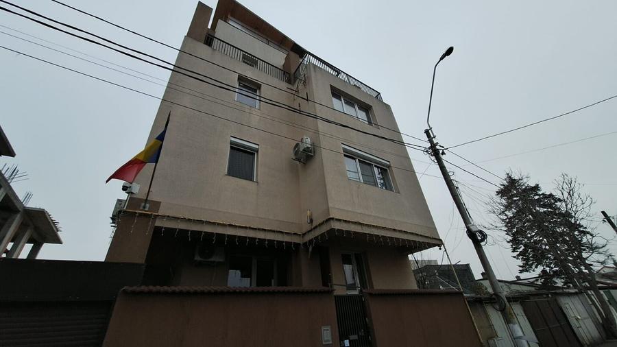 Casă individuală cu 12 camere cu Canalizare în Colentina