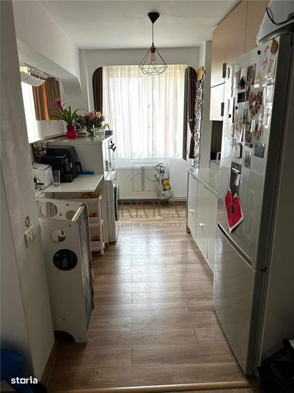 Apartament cu 4 camere decomandat în Circumvalațiunii