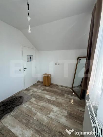 Apartament cu 3 camere decomandat în Florești