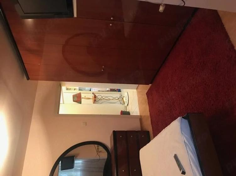 Apartament cu 3 camere decomandat în Steaua