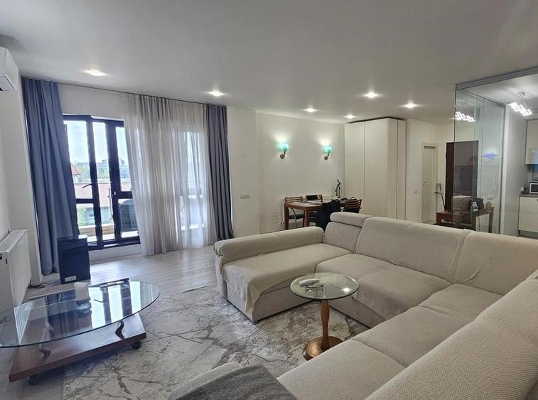 Apartament cu 4 camere decomandat în Ultracentral