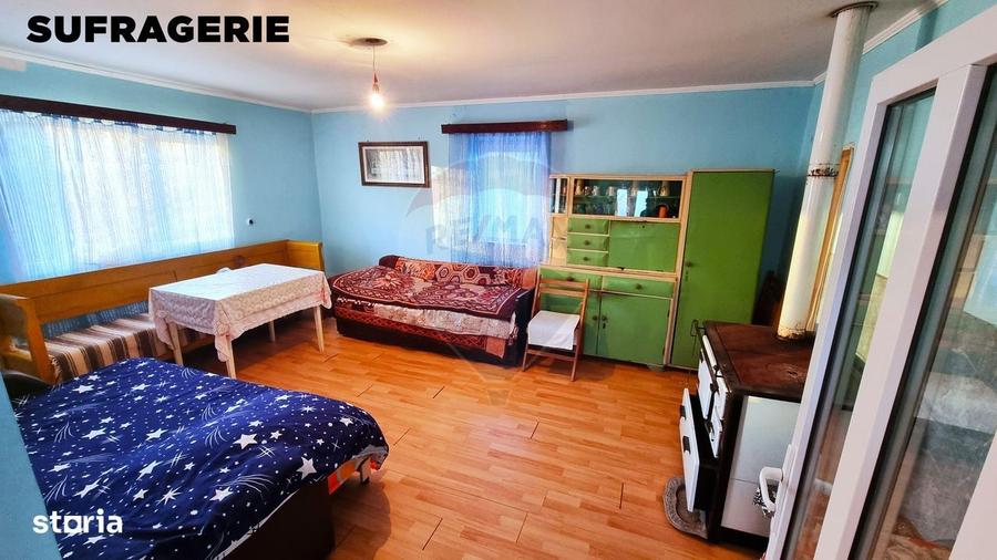 Casă cu 2 camere cu Teren 8945 Mp în Boiu Mare