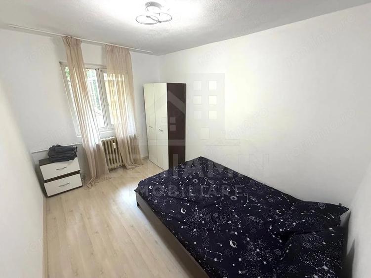Apartament cu 3 camere semidecomandat în Central