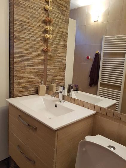 Apartament cu 3 camere semidecomandat în Exterior Vest