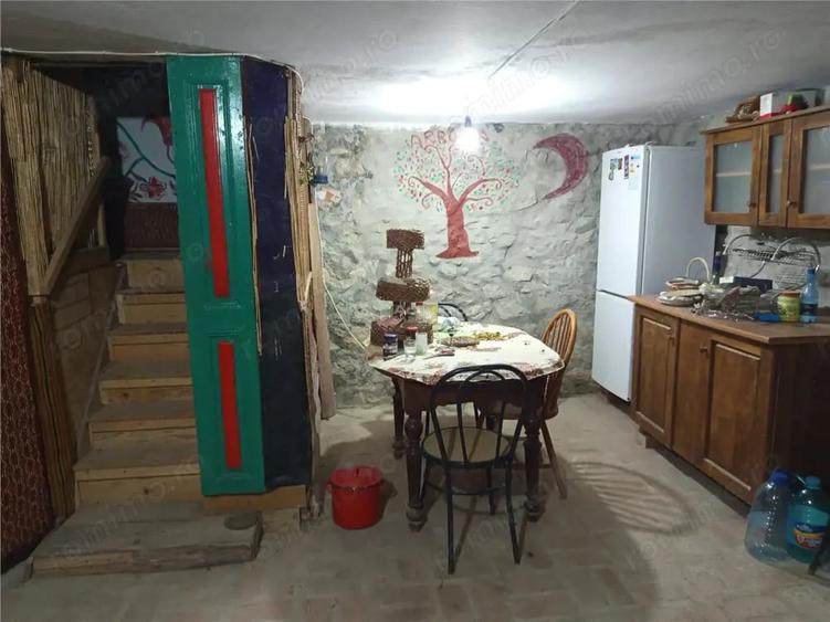 Casă cu Teren 744 Mp în Ilidia