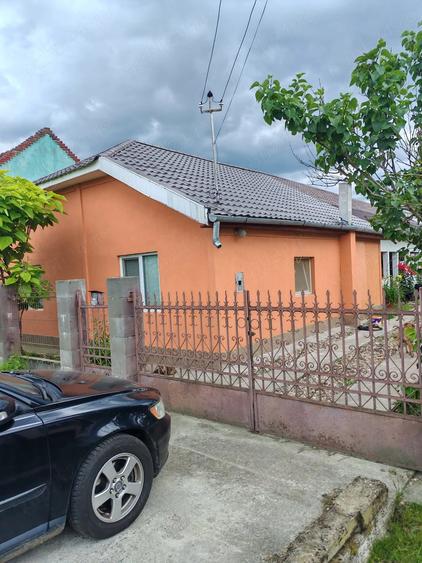 Casă cu 3 camere cu Teren 1200 Mp în Exterior Vest