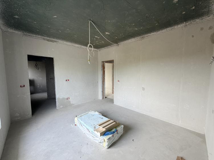 Duplex cu 4 camere cu Canalizare în Moșnița Nouă