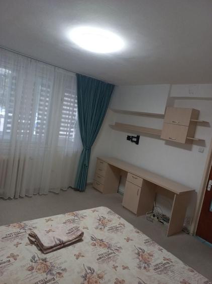 Garsonieră decomandată în Drumul Taberei