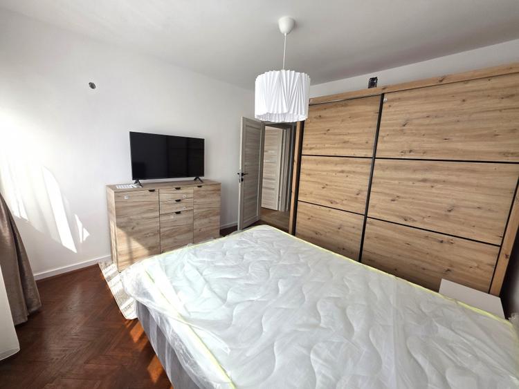 Apartament cu 2 camere decomandat, mobilat în Eroii Revoluției