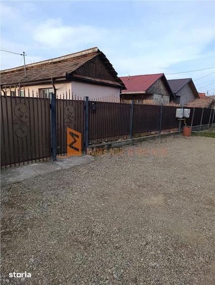 Casă cu 2 camere cu Teren 869 Mp în Vadu Pașii