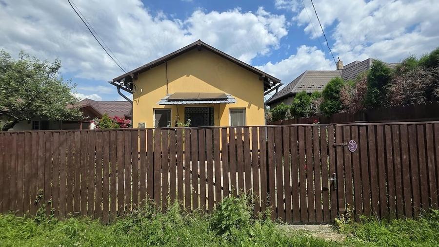 Casă cu Teren 135 Mp în Cornu