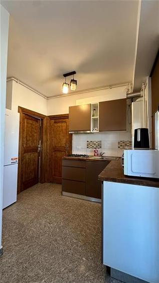 Apartament cu 2 camere decomandat, mobilat în Capitol