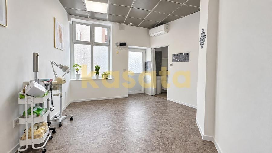 Spațiu comercial, de 17 mp, în P-ța Unirii