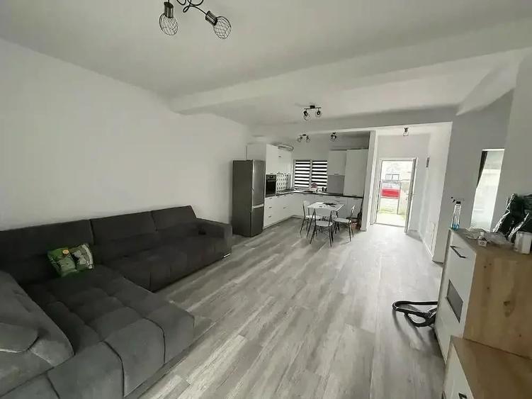 Casă cu 3 camere cu Teren 300 Mp în Urseni