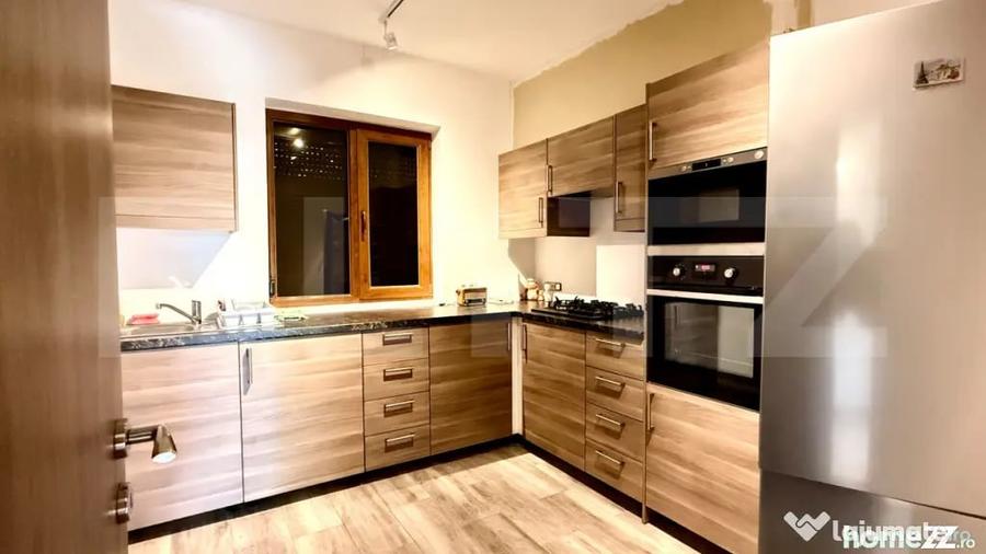 Casă cu 6 camere cu Teren 1108 Mp în Central