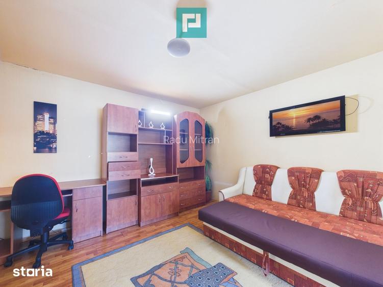 Casa cu multiple destinatii in Galsa