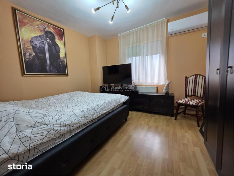 Casă cu 5 camere cu Teren 438 Mp în 23 August