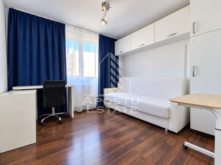 Apartament cu 3 camere decomandat, mobilat în Aurel Vlaicu